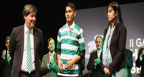 سبورتنج لشبونة يضم الطفل الاندونيسي الناجي من التسونامي